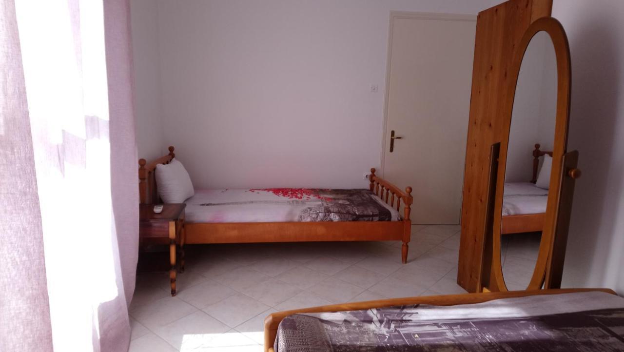 Vacation House In Stroggili Agios Ioannis Peristeron  Exterior photo